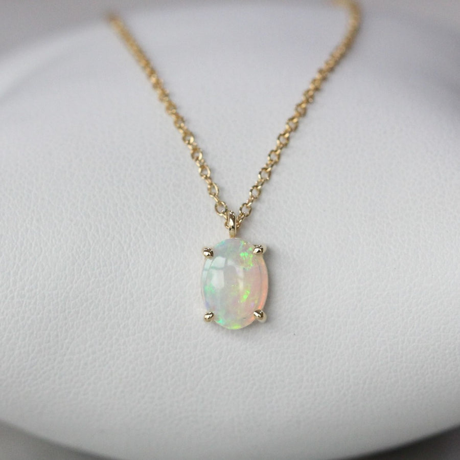OVAL / OPAL NECKLACE