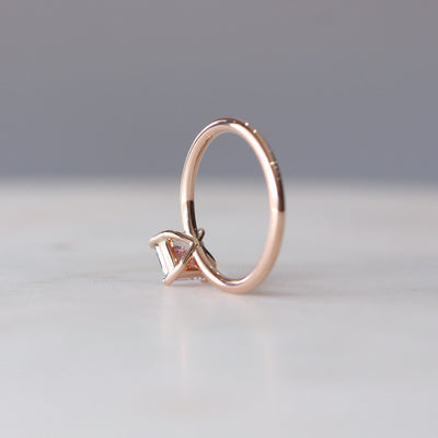 RADIANT / SAPPHIRE SOLITAIRE RING