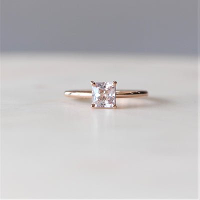 RADIANT / SAPPHIRE SOLITAIRE RING