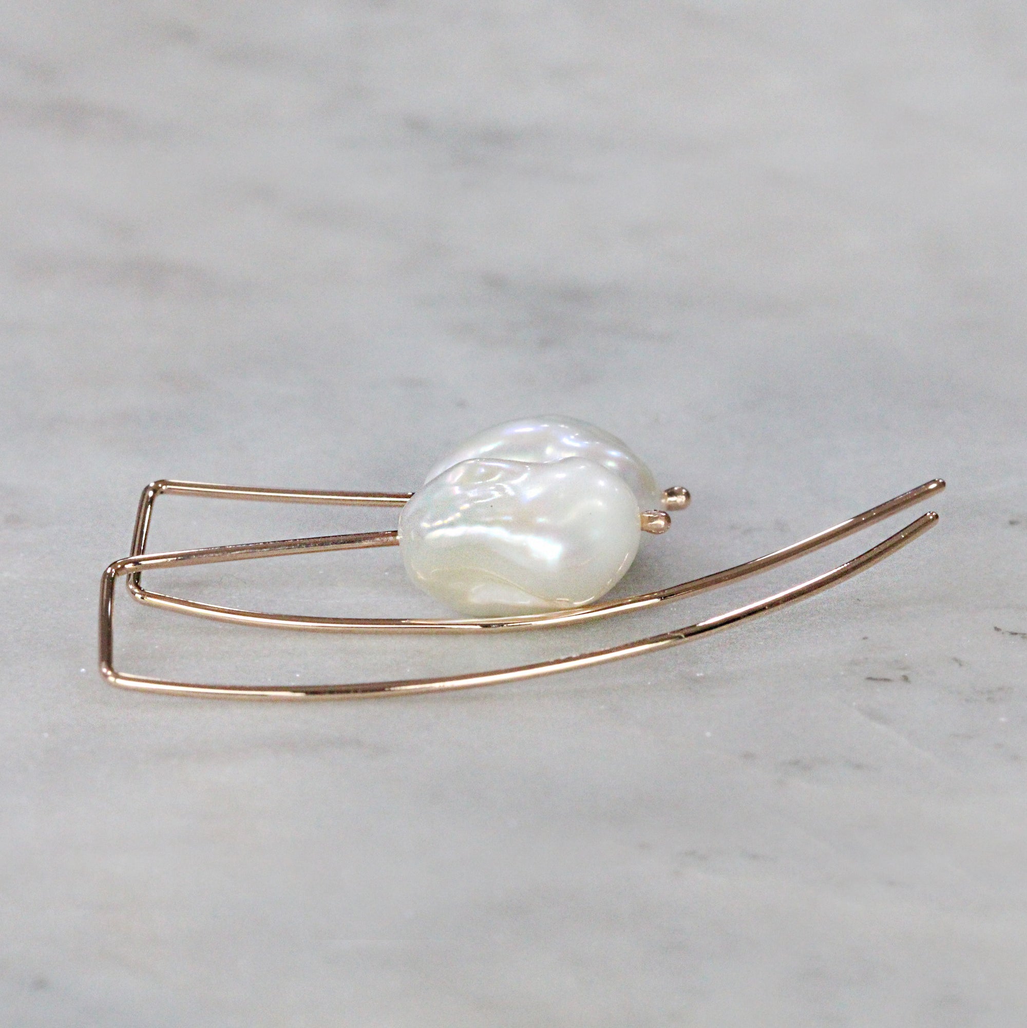 PEARL / TRAIL EARRINGS