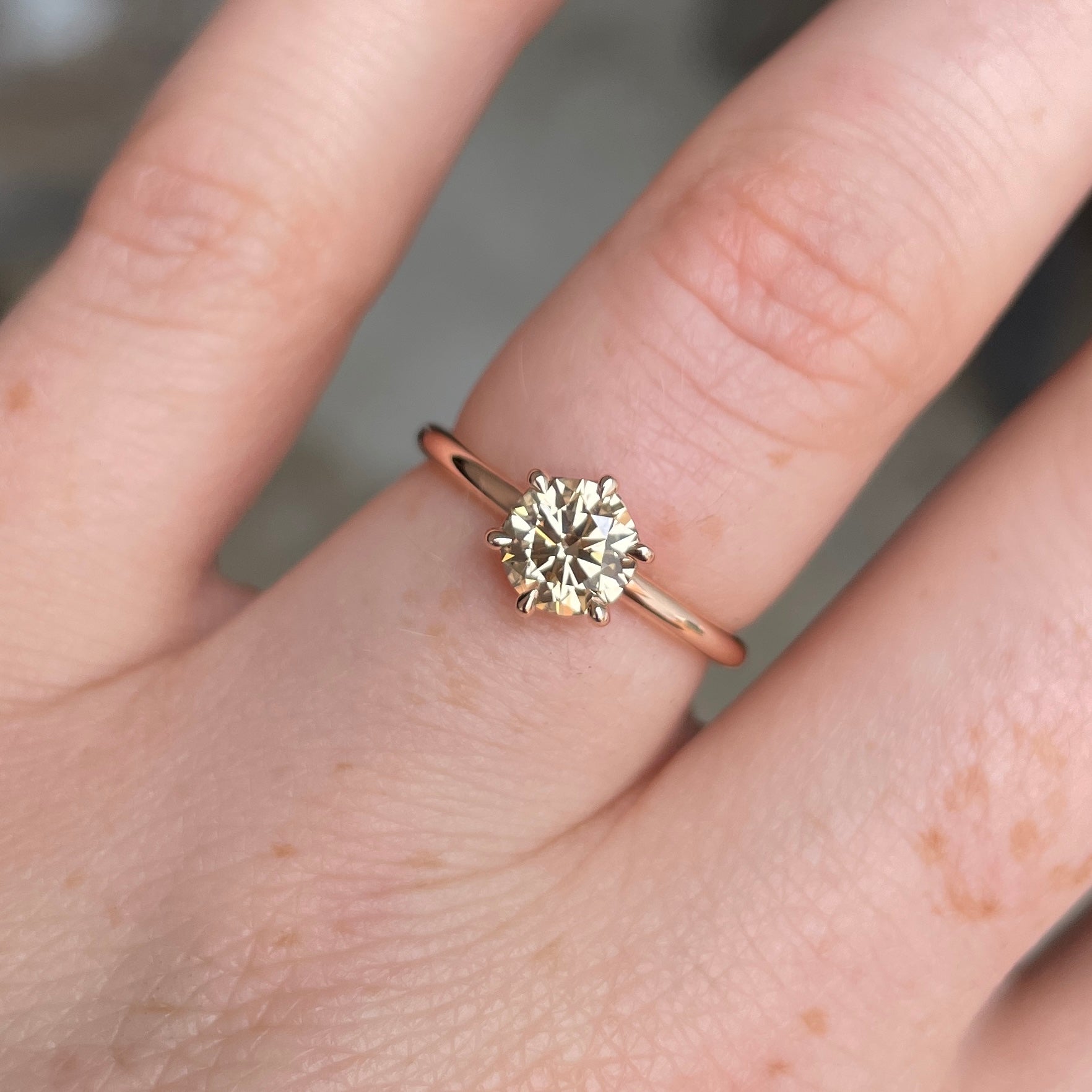 CHAMPAGNE ARGYLE / SOLITAIRE RING