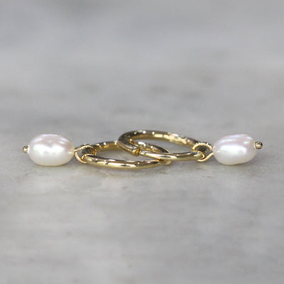 PETITE PEARL / MINI HOOP EARRINGS