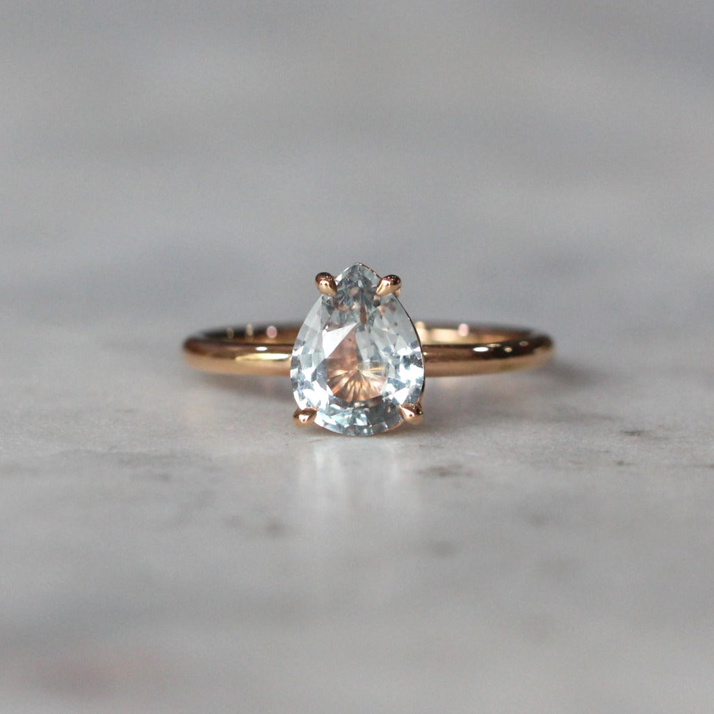 PEAR / GREY CEYLON SAPPHIRE RING II