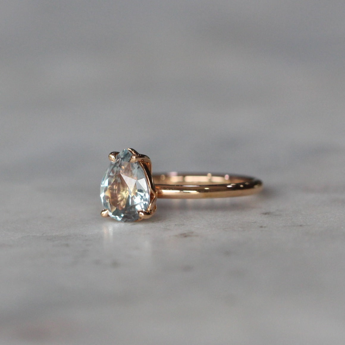 PEAR / GREY CEYLON SAPPHIRE RING II