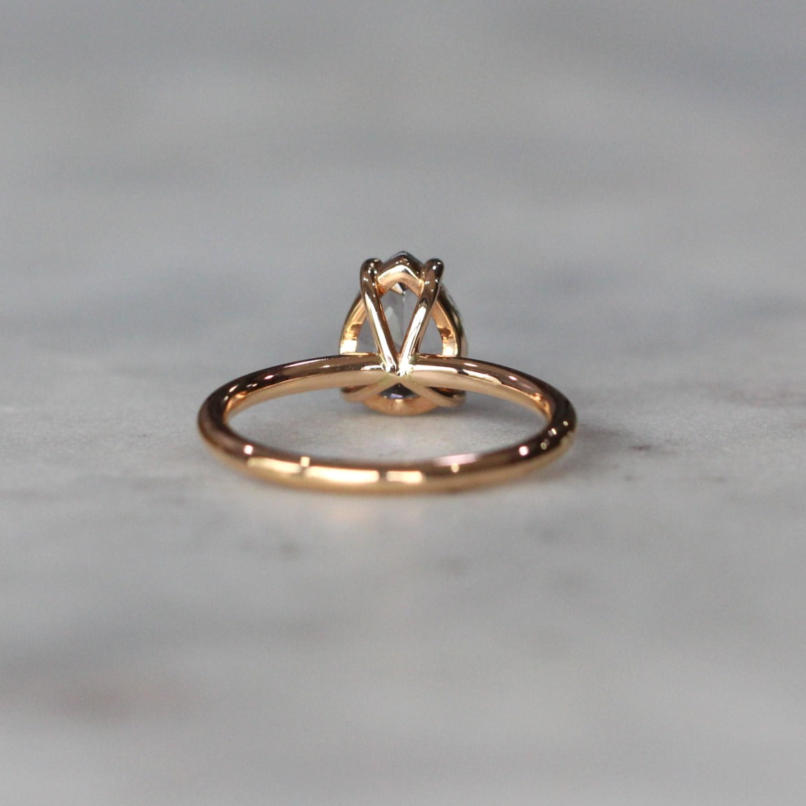 PEAR / GREY CEYLON SAPPHIRE RING II