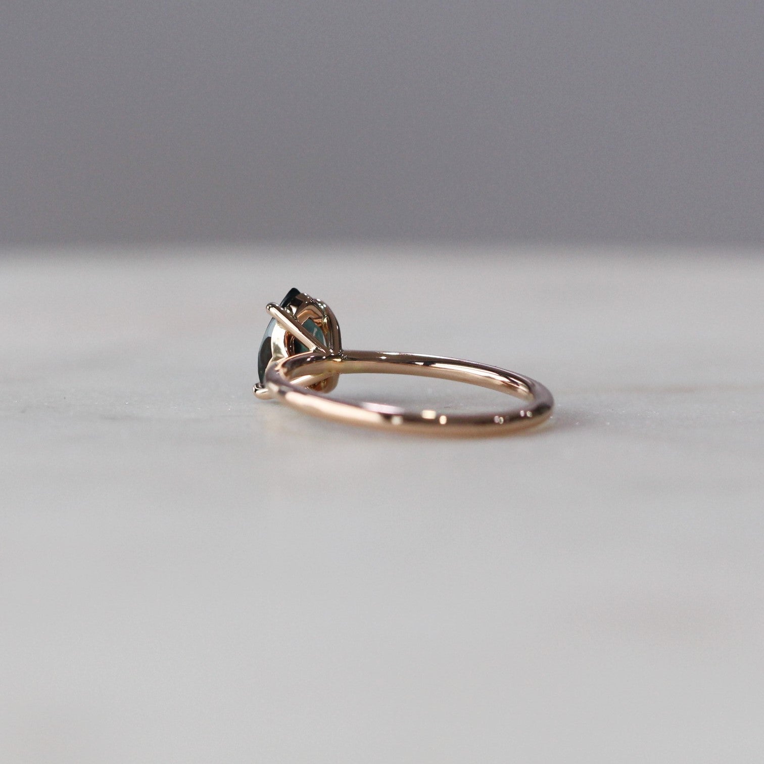 PEAR / SAPPHIRE SOLITAIRE RING