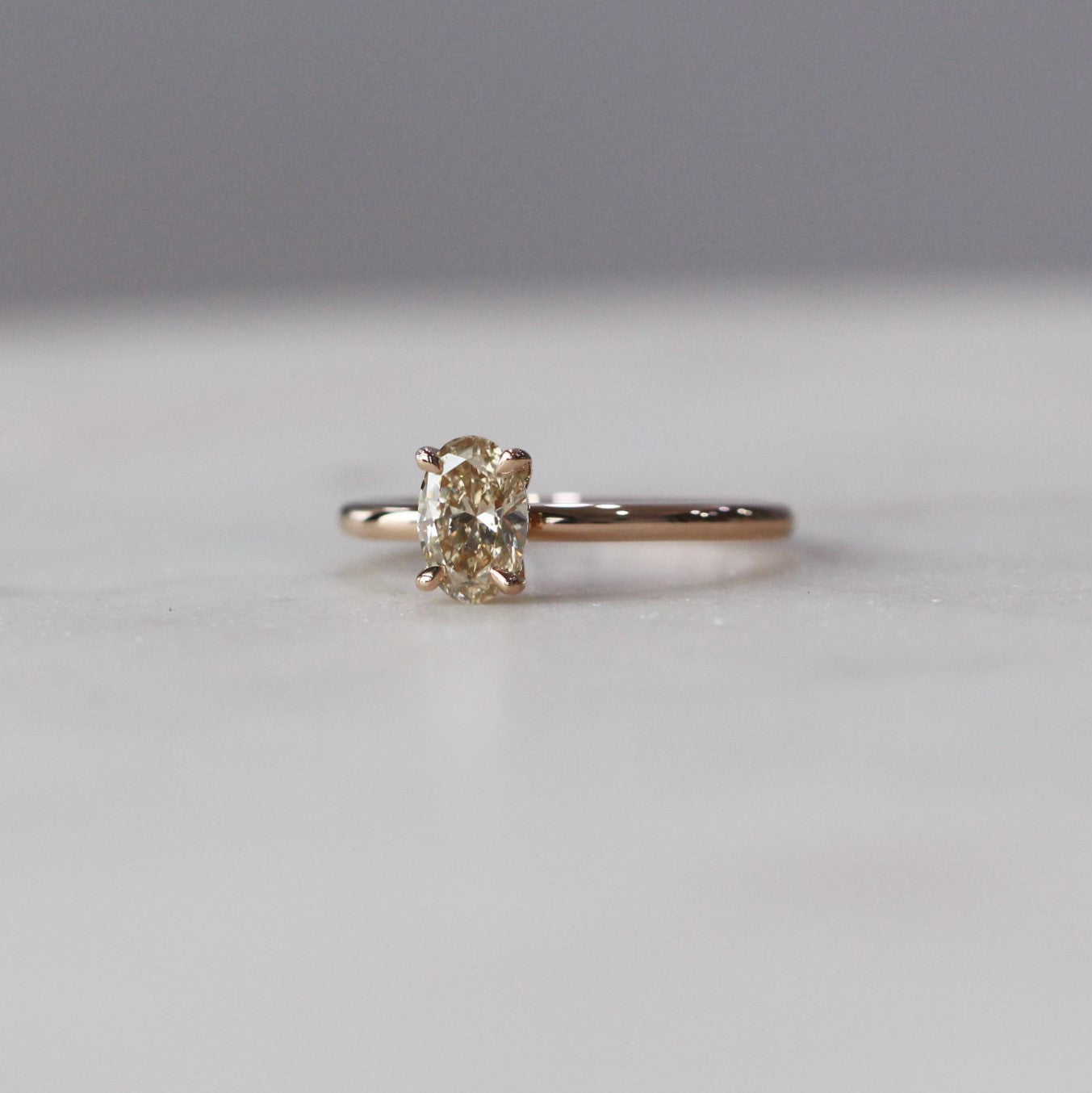 OVAL / ARGYLE SOLITAIRE RING II