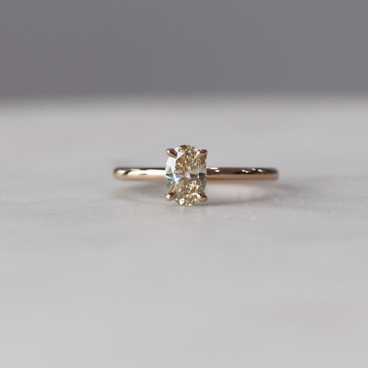 OVAL / ARGYLE SOLITAIRE RING II