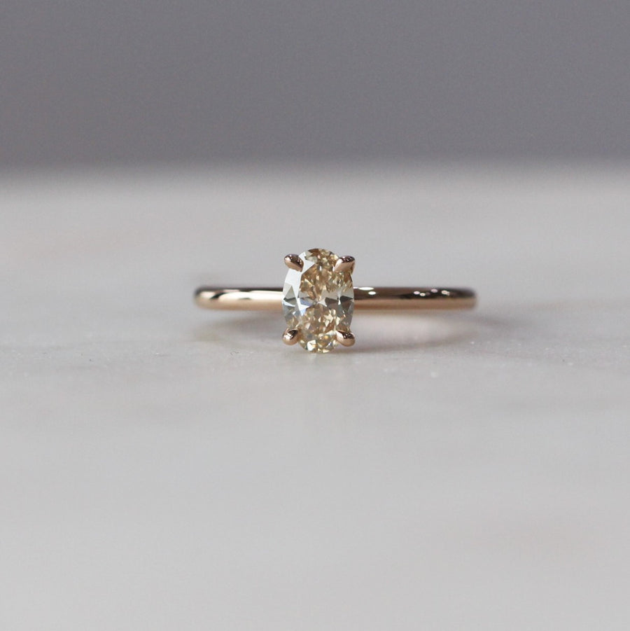 OVAL / ARGYLE SOLITAIRE RING II