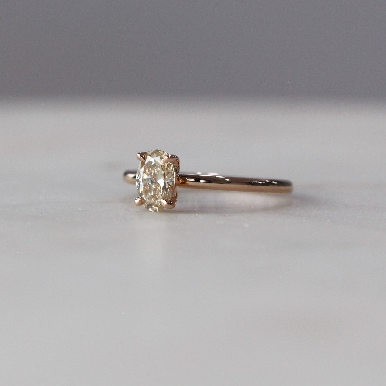 OVAL / ARGYLE SOLITAIRE RING II