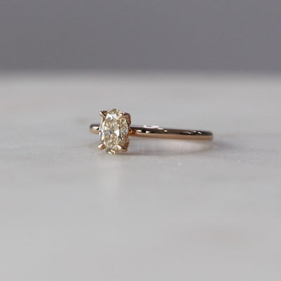 OVAL / ARGYLE SOLITAIRE RING II