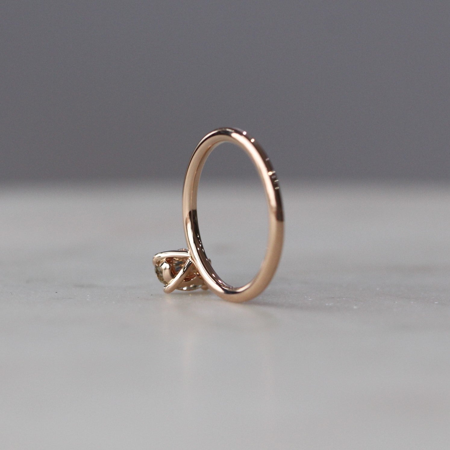 OVAL / ARGYLE SOLITAIRE RING II