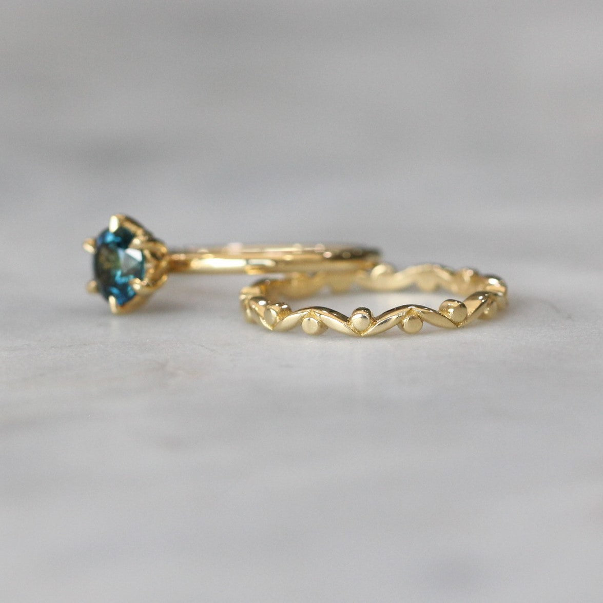 GUM LEAF / WEDDING BAND