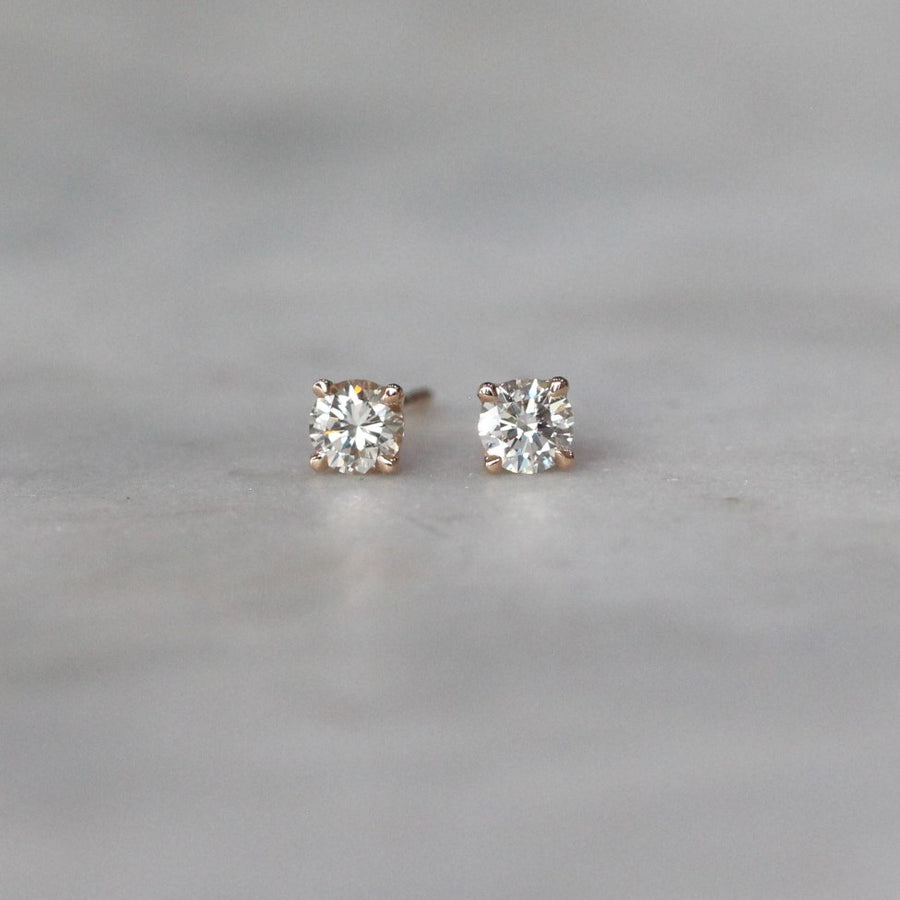 WHITE DIAMOND / STUDS