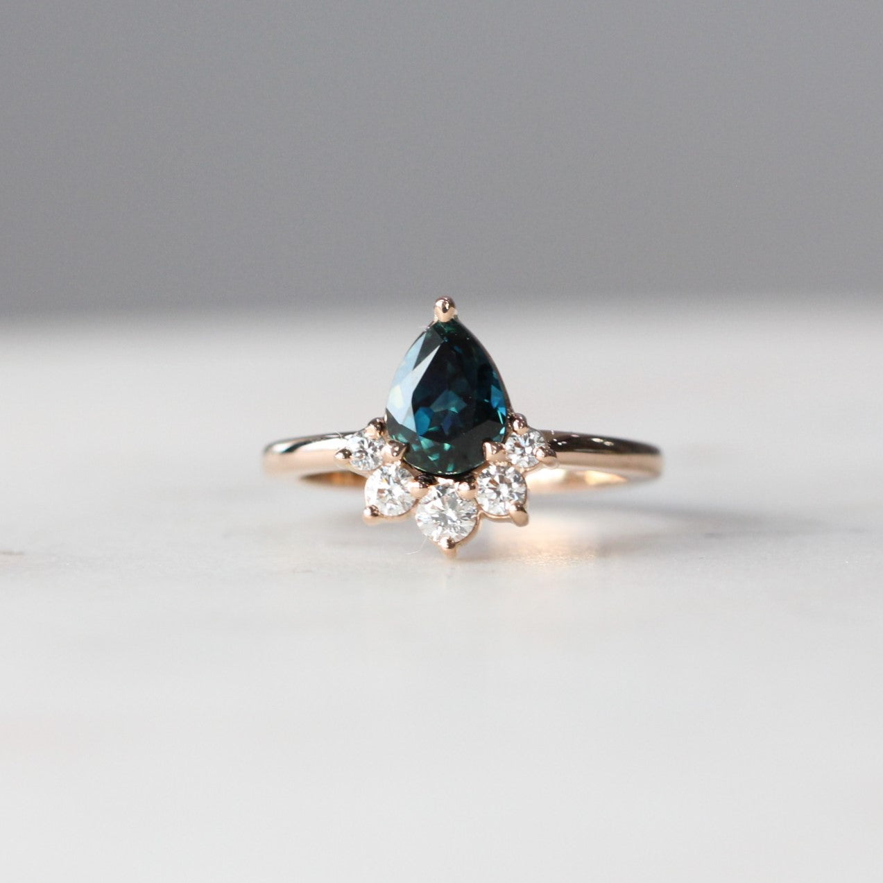 PARTI / HALF HALO RING