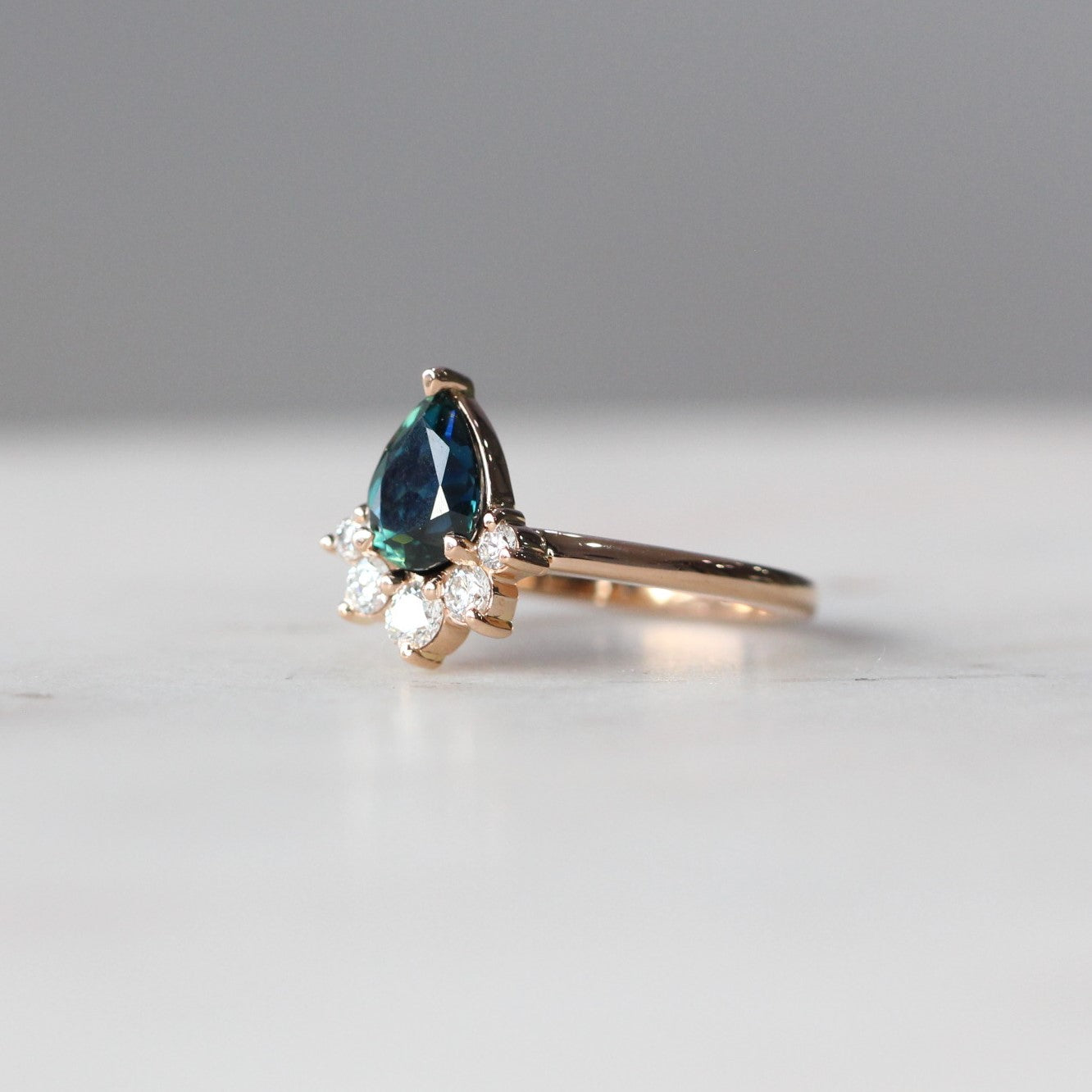 PARTI / HALF HALO RING