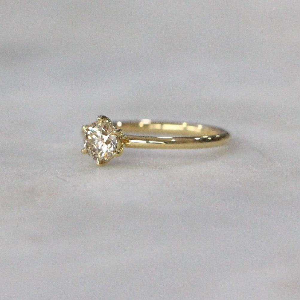 ROUND ARGYLE / SOLITAIRE RING II