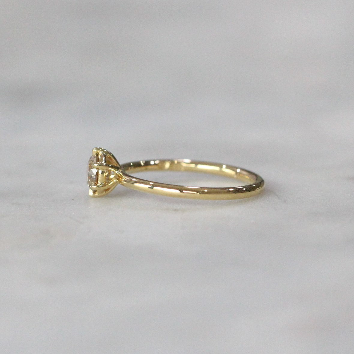 ROUND ARGYLE / SOLITAIRE RING II