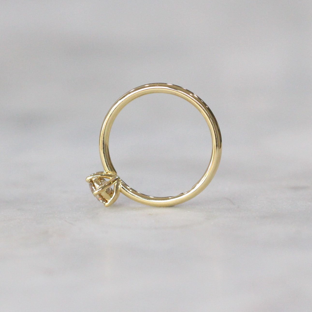ROUND ARGYLE / SOLITAIRE RING II