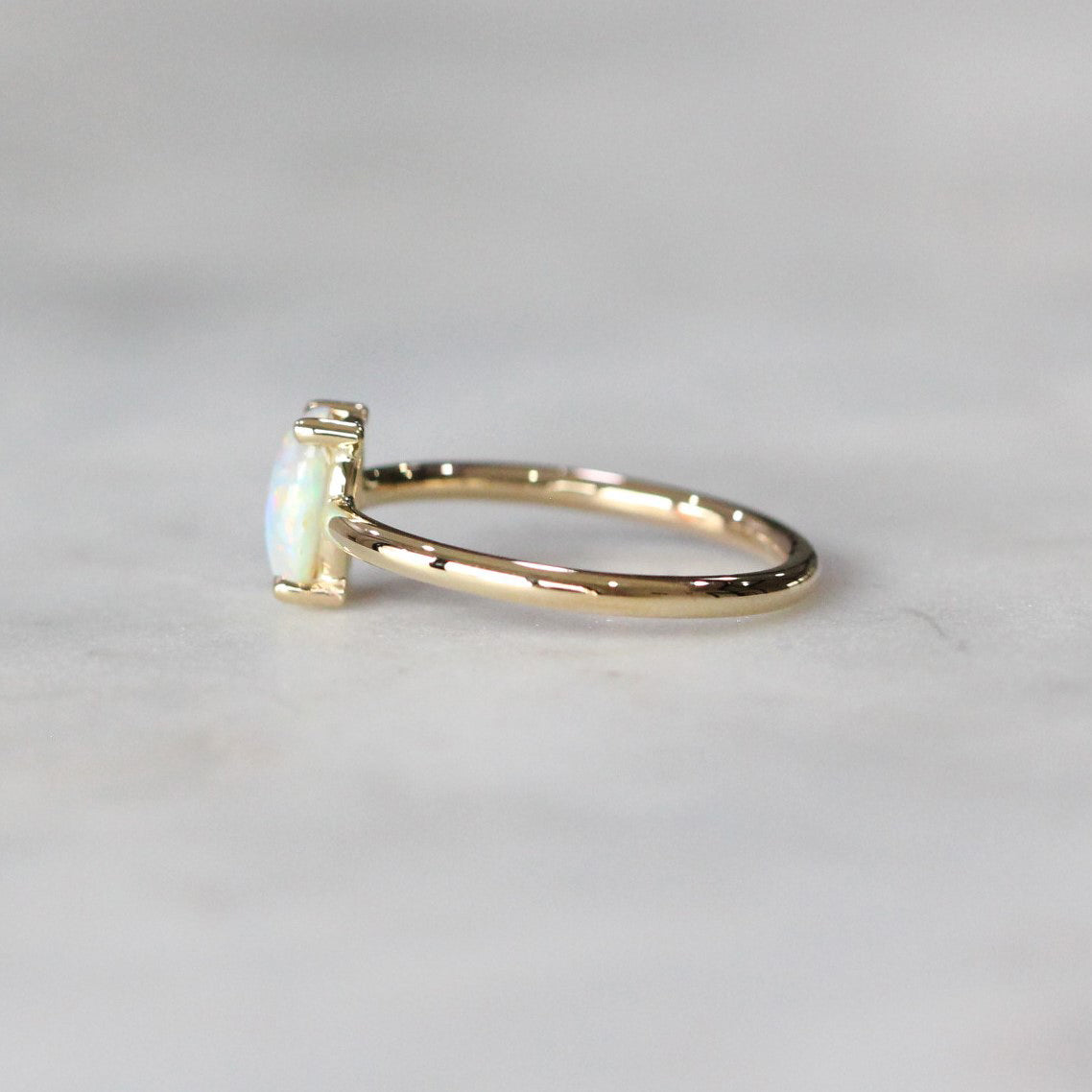 OPAL / OVAL RING II