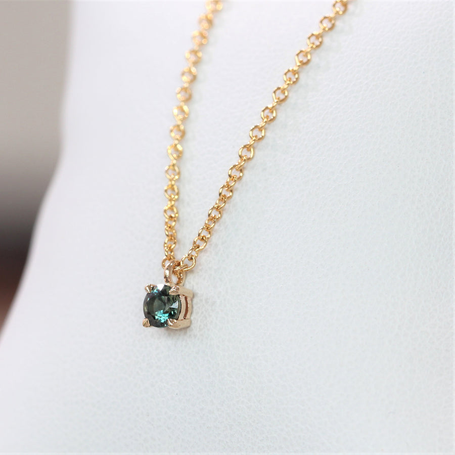 ROUND TEAL PARTI / SAPPHIRE NECKLACE