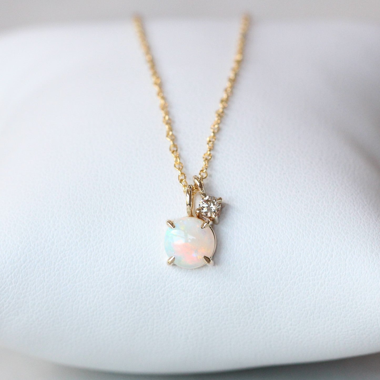 OPAL & CHAMPAGNE DIAMOND / NECKLACE
