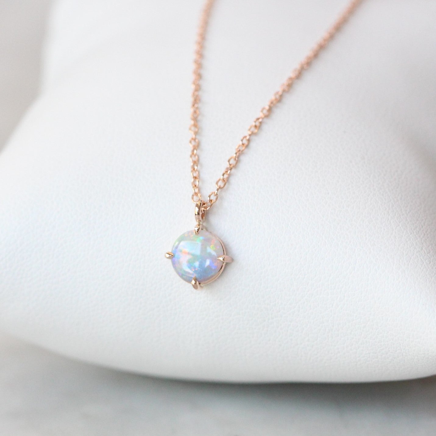 ROUND / OPAL NECKLACE II