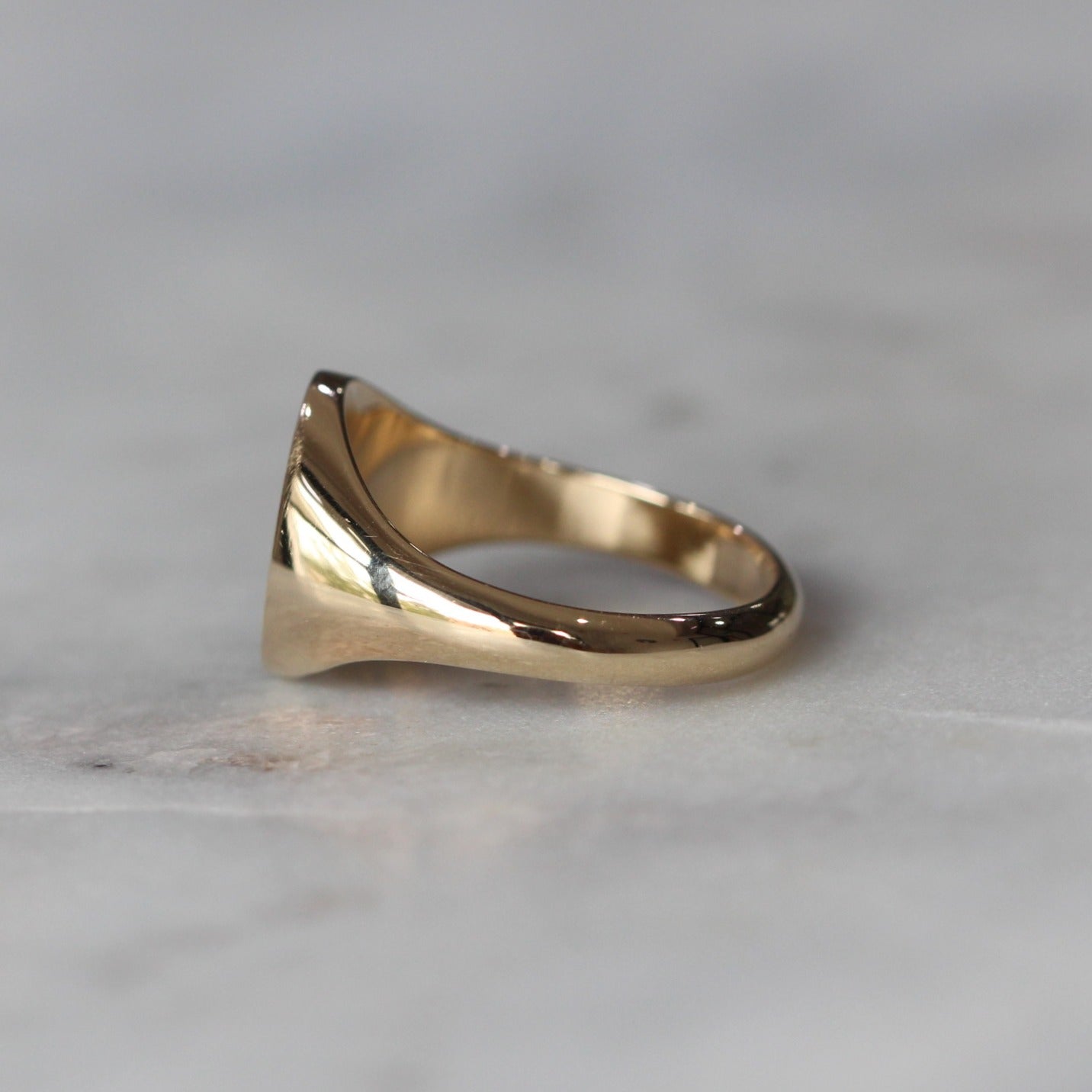 OVAL / SIGNET RING