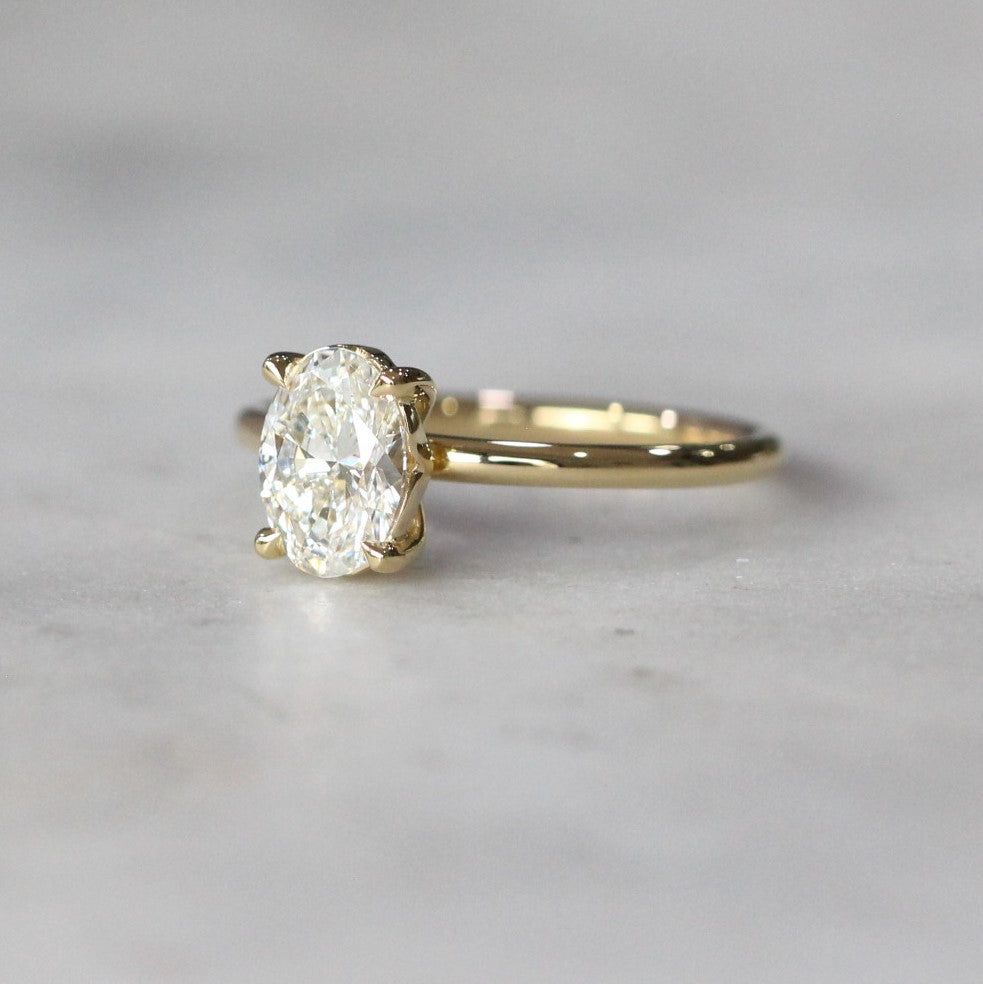 OVAL LAB CREATED DIAMOND / SOLITAIRE RING Vi