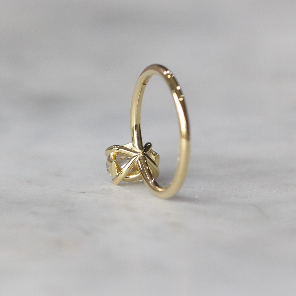 OVAL LAB CREATED DIAMOND / SOLITAIRE RING Vi