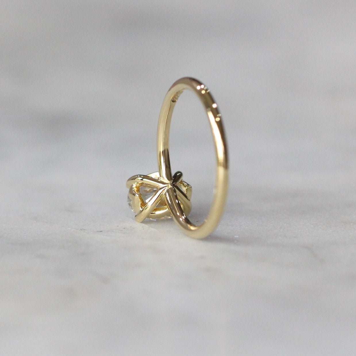 OVAL LAB CREATED DIAMOND / SOLITAIRE RING Vi