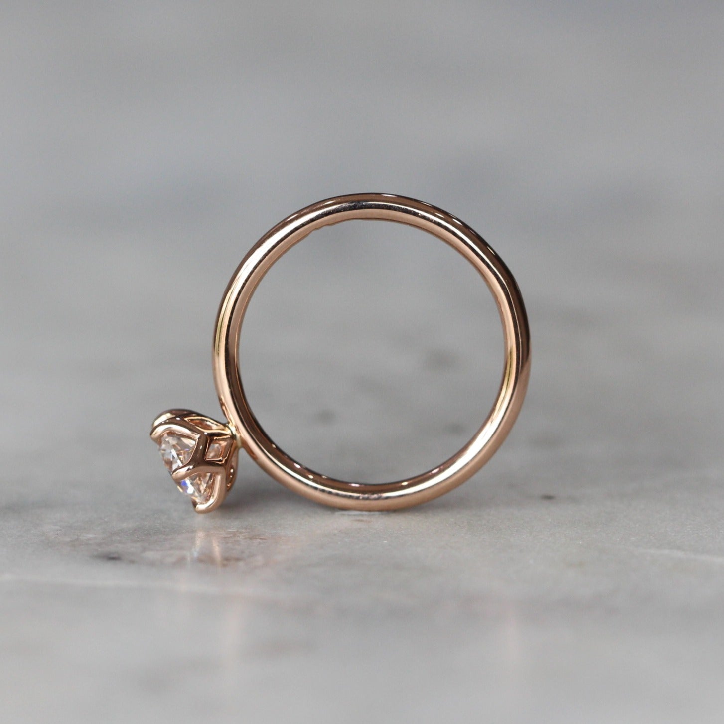 ROUND DIAMOND / LOTUS RING III