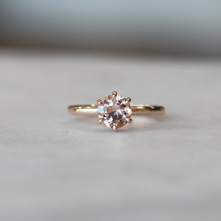 6 CLAW ROUND MORGANITE / RING