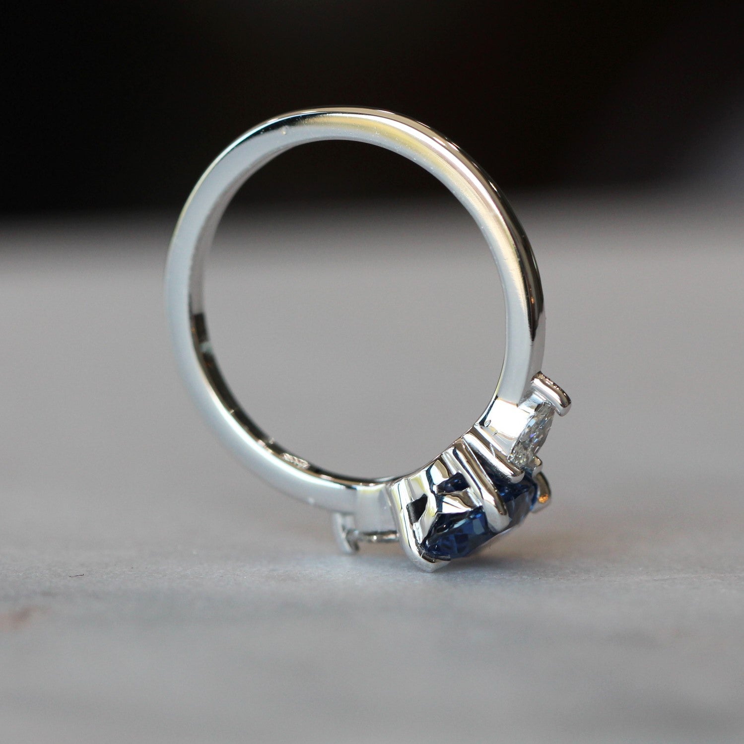 CEYLON / TRILOGY RING