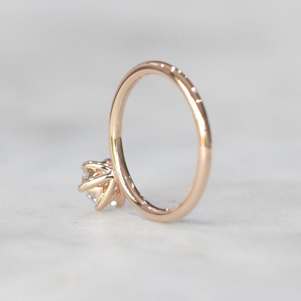 LAB CREATED / ROUND DIAMOND RING IV