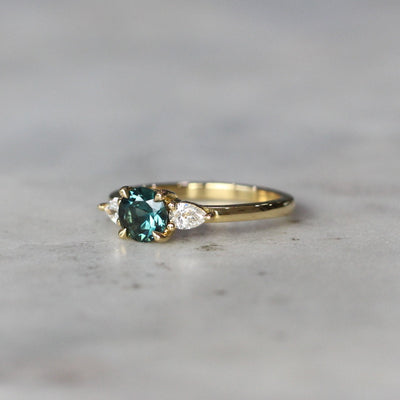 ROUND TEAL PARTI / TRILOGY RING