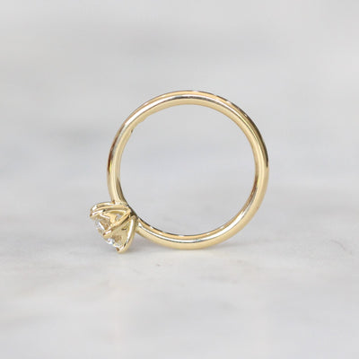 LAB CREATED / ROUND DIAMOND RING V