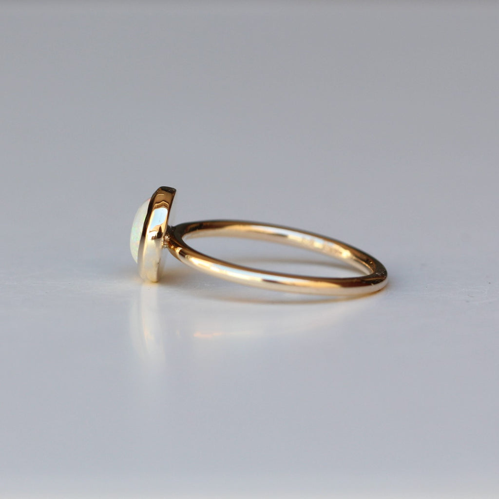 OPAL / BEZEL RING THREE