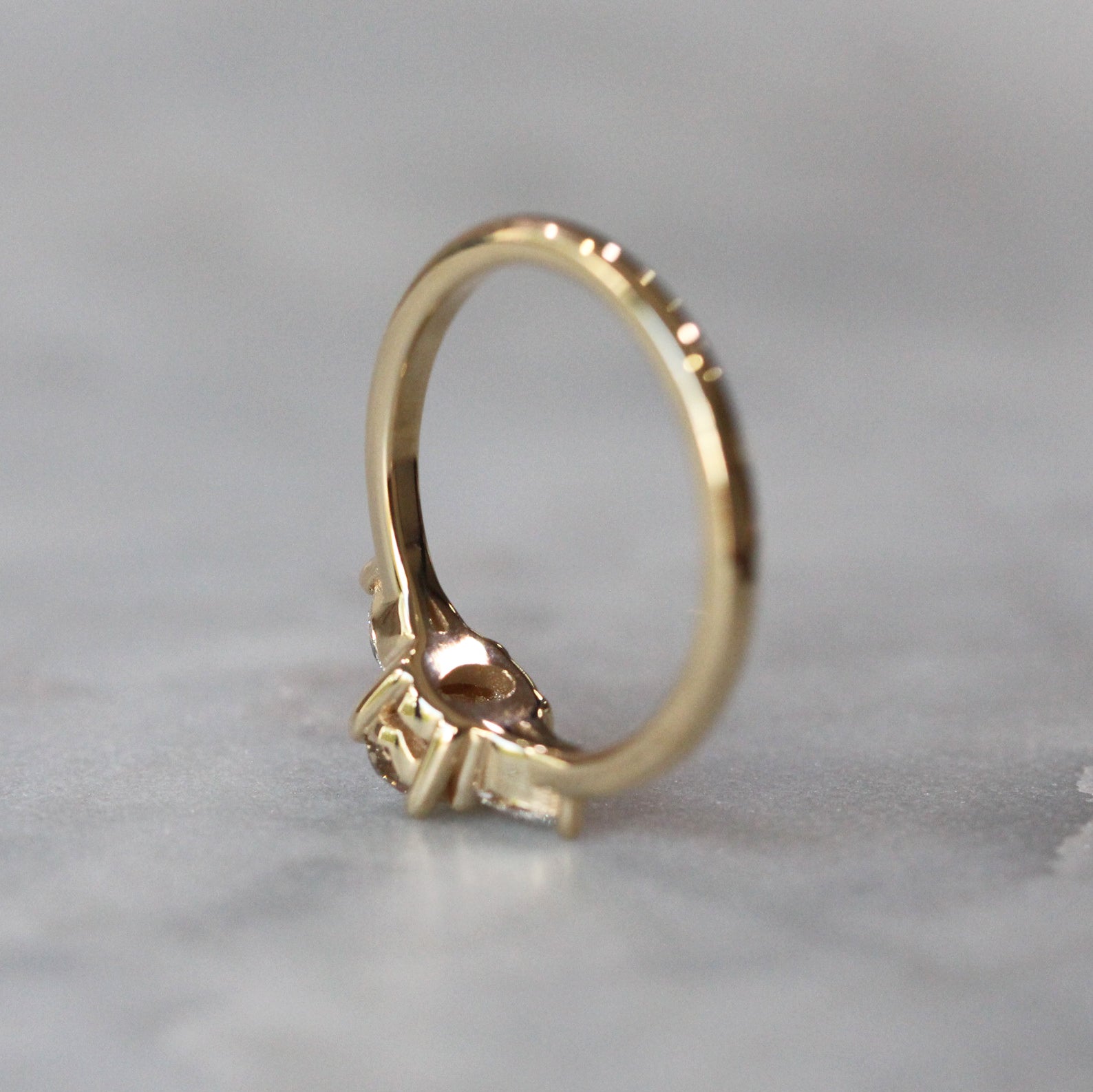 OVAL ARGYLE / TRILOGY RING III