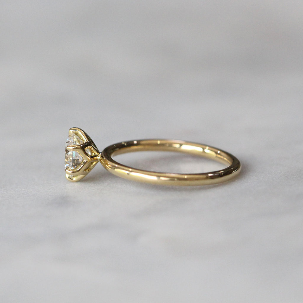 ROUND LAB DIAMOND \ LOTUS RING II