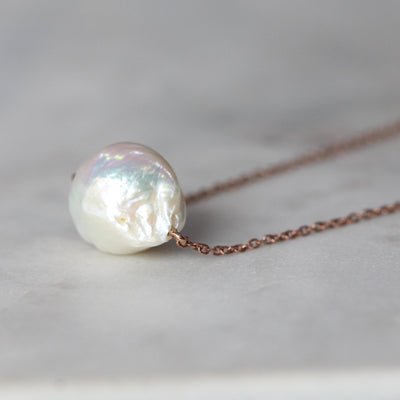EAST WEST / PEARL NECKLACE