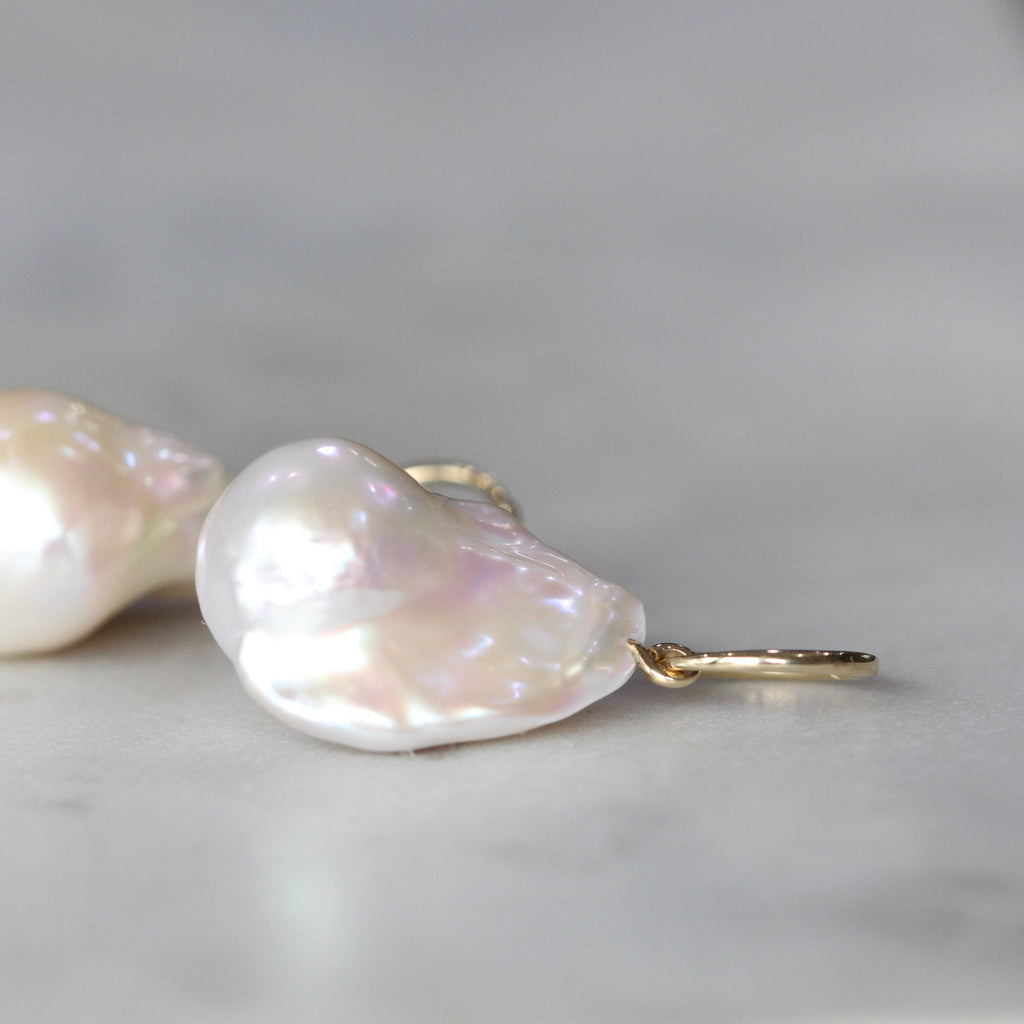 STATEMENT PEARL / HOOP EARRINGS