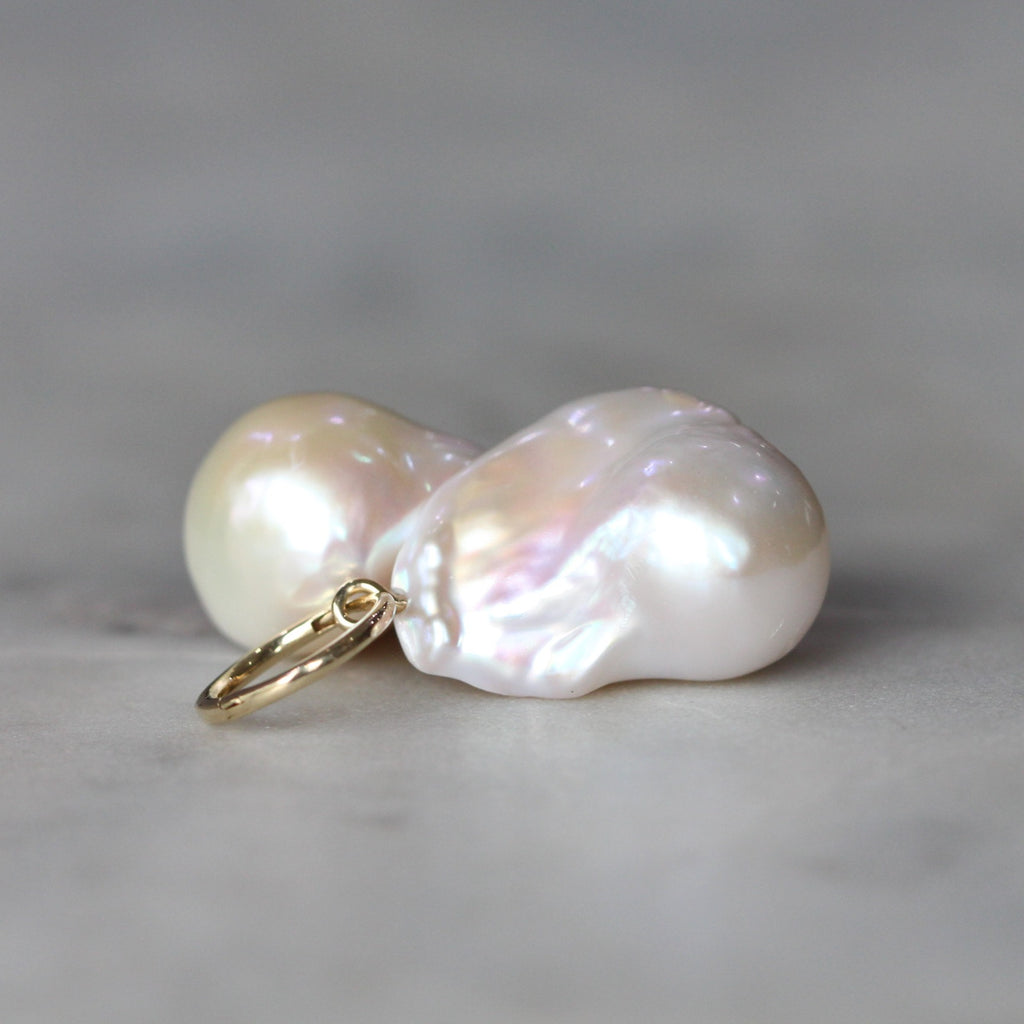 STATEMENT PEARL / HOOP EARRINGS