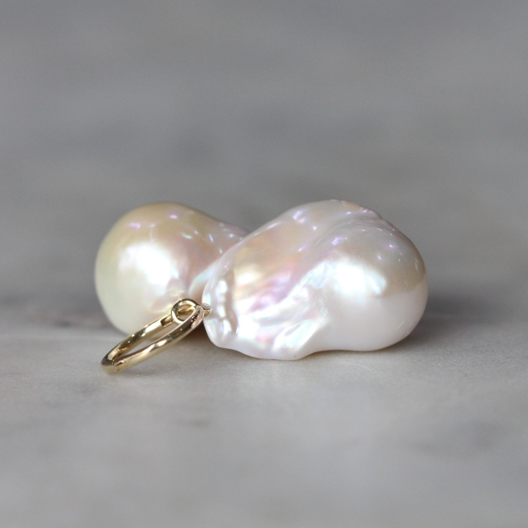 STATEMENT PEARL / HOOP EARRINGS