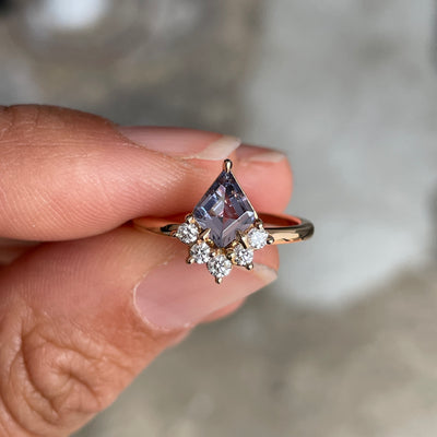 KITE / HALF HALO SPINEL RING