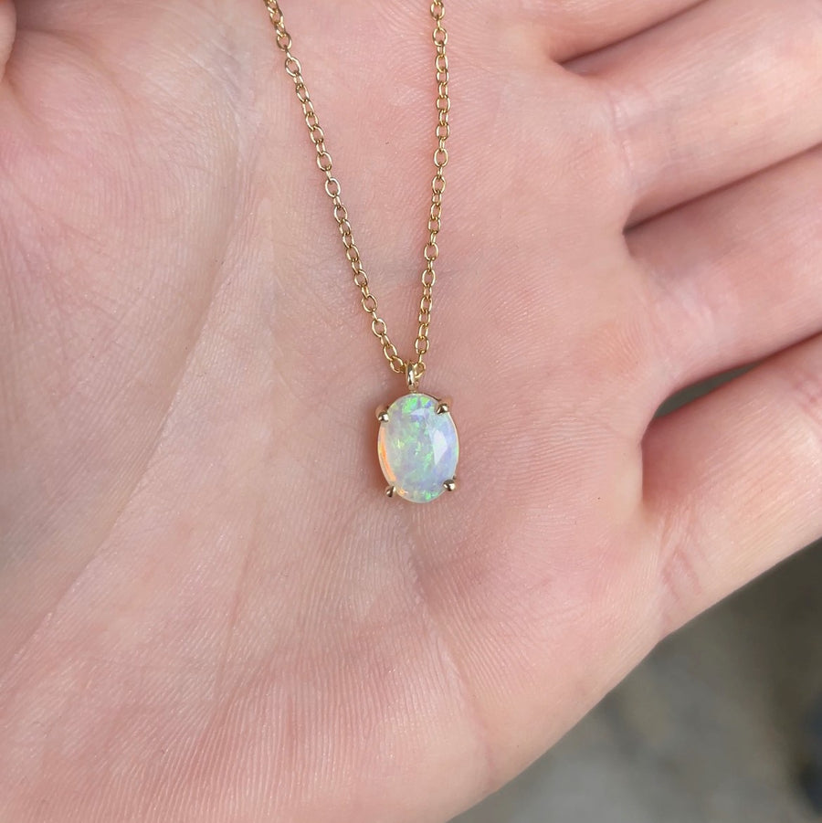 OVAL / OPAL NECKLACE