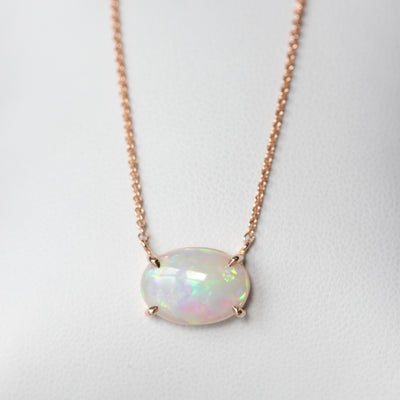 EAST WEST / OVAL OPAL NECKLACE