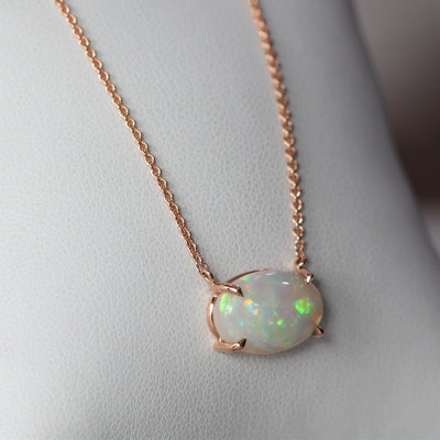 EAST WEST / OVAL OPAL NECKLACE