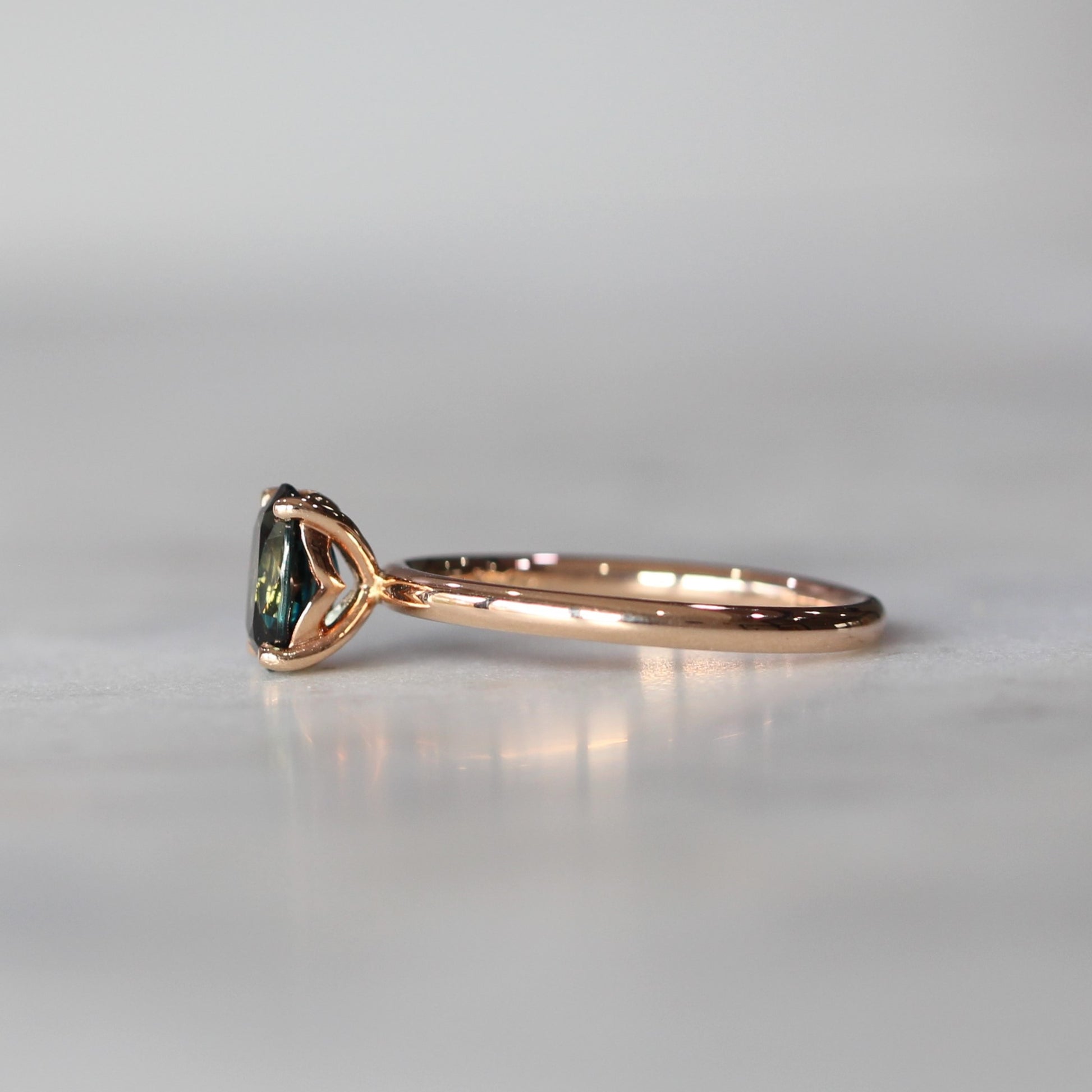 OVAL PARTI SAPPHIRE / SOLITAIRE RING