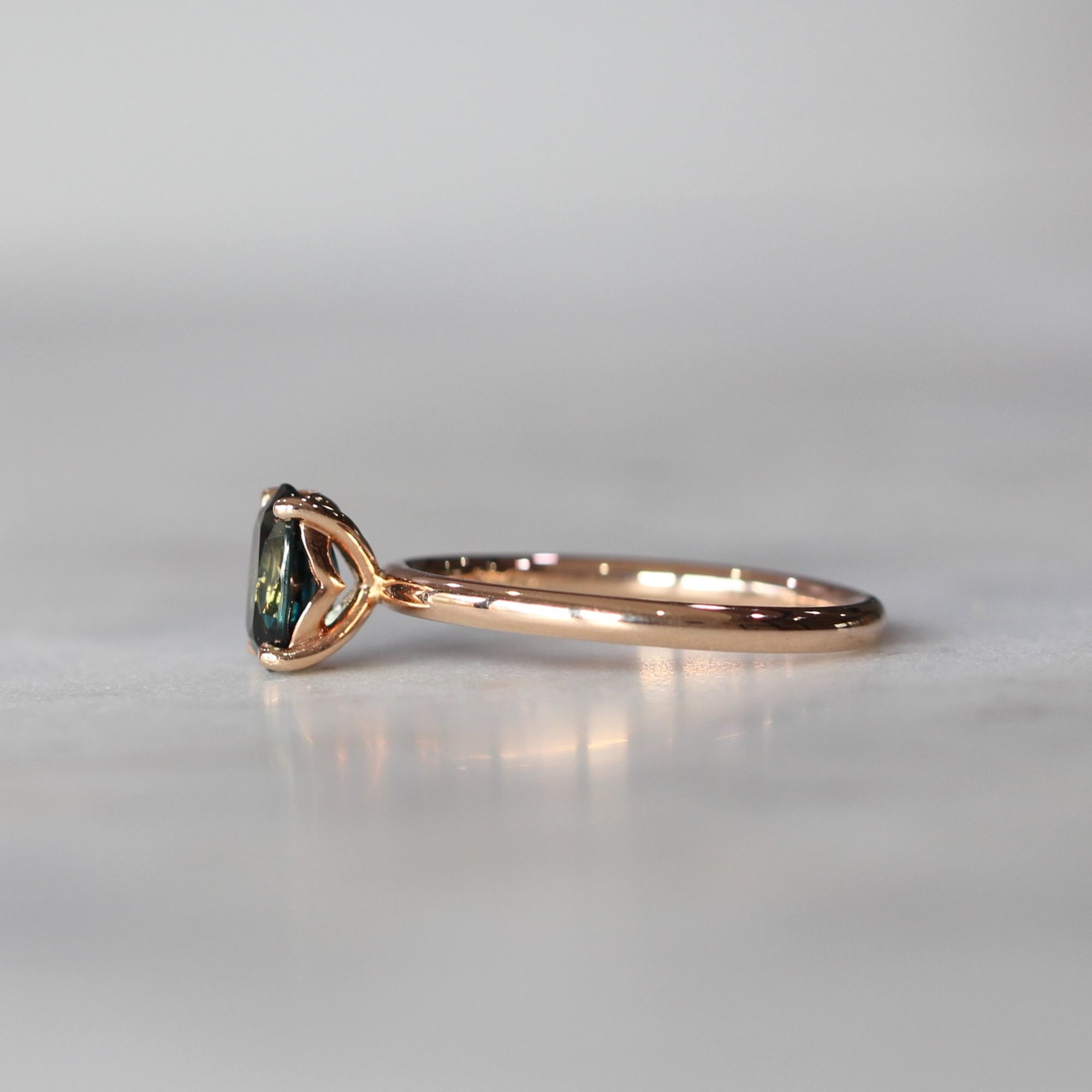 OVAL PARTI SAPPHIRE / SOLITAIRE RING